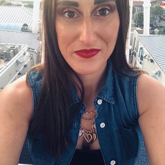 Meet your Posher, Bri - Picture 12 of 12